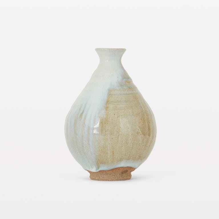 7e11f4ff-63f1-4e58-afab-a164671c4217_ishikawa-vase-white-1@0_5x